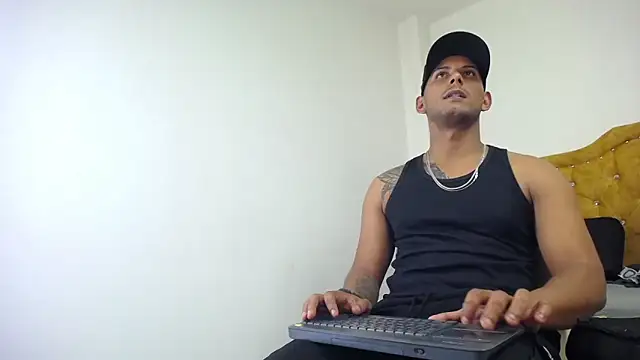 Chatroom XXX en direct de Chris_Dick23