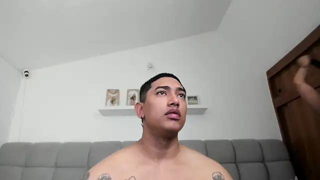 Chat +18 de erotic_sins ao vivo