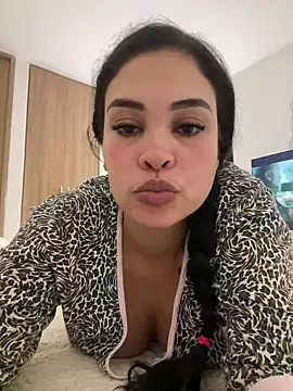 FOX_LATINA Adlı Modelin Canlı XXX Sohbeti