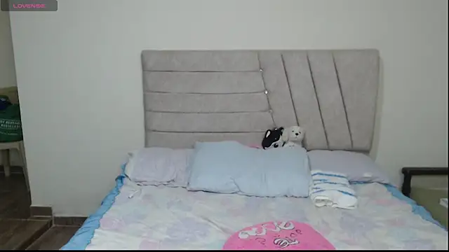 Juliethserna's Live XXX Chat