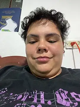 Chat +18 de Hailey_Curvy ao vivo