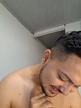 Chat +18 de ORTIZ96hot ao vivo