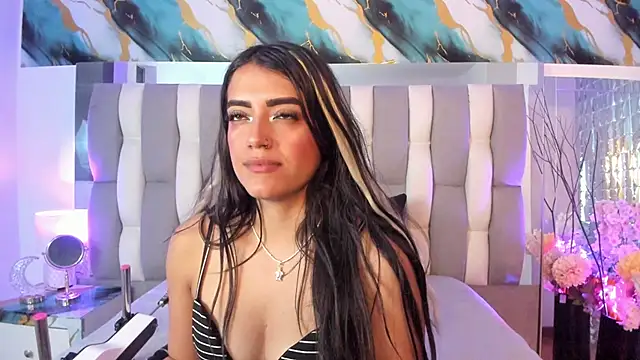 Chat +18 de IsaDiiaz ao vivo