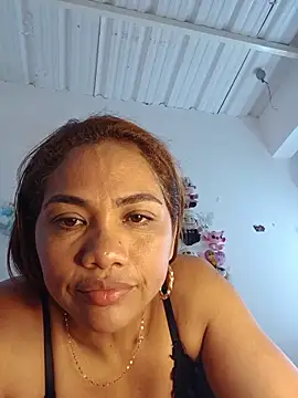 Chat +18 de NaughtyMorenna ao vivo