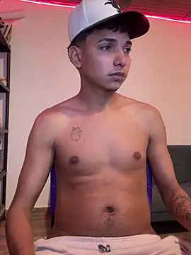 paulhot11 Adlı Modelin Canlı XXX Sohbeti
