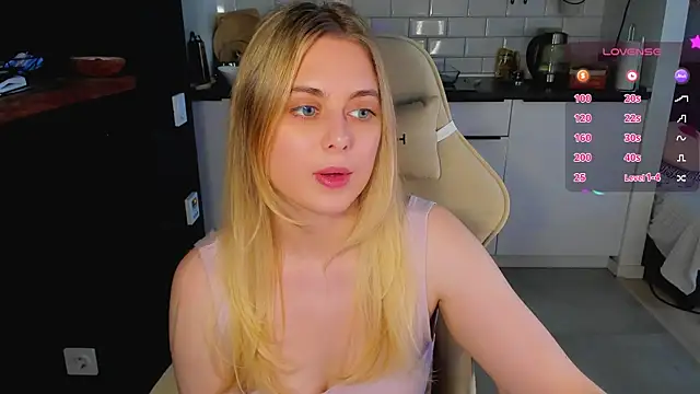 blonde_kellyy Chat XXX in diretta