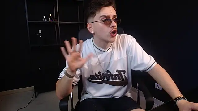 FelixStarkk 即時 XXX 聊天