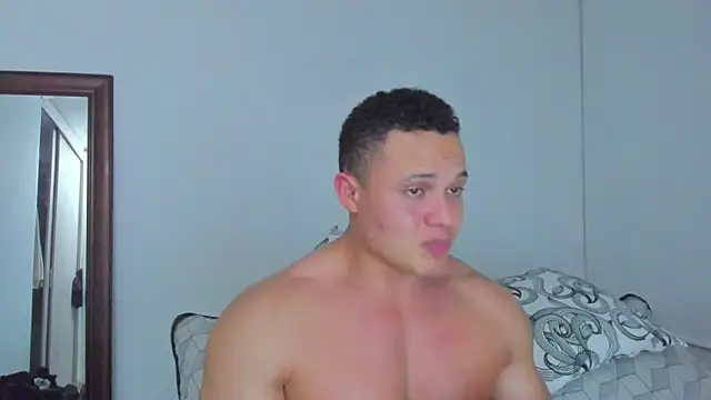 Chat XXX en directo de KingLevi01