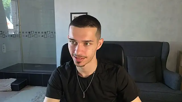 XXX chat uživo modela KaydenDrew