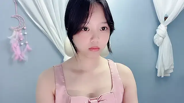 Yanys521 লাইভ XXX চ্যাট