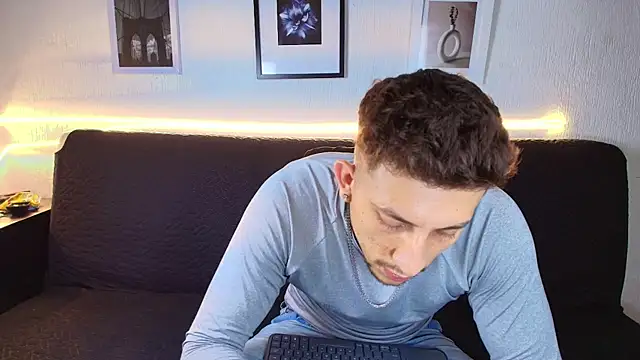 Sr_Maykol live XXX chat