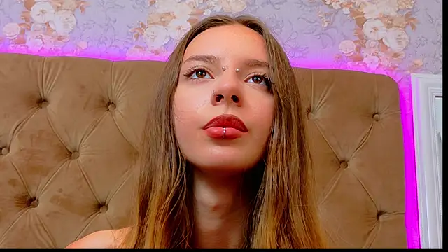 CoraVex's Live XXX Chat