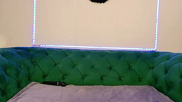Chat +18 de IvanaCharm ao vivo