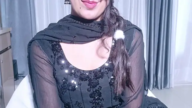 Aashika-Kaur Chat XXX in diretta
