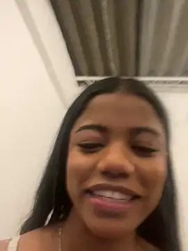 Chat +18 de Ariana_roxe_ ao vivo