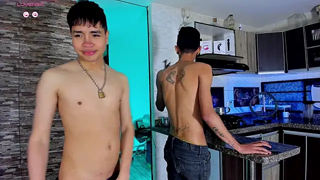XXX chat uživo modela Shadowguy_