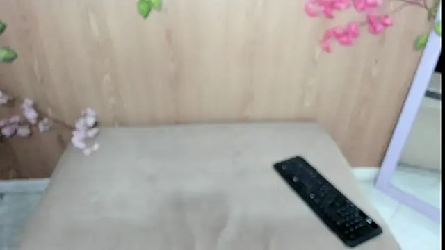 Chat +18 de jenelotizz06 ao vivo