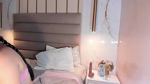 Chat +18 de IsabelaStefano ao vivo