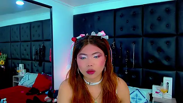 Cloelombard লাইভ XXX চ্যাট