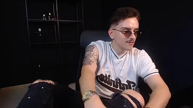 Chat +18 de FelixStarkk ao vivo