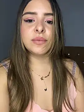 Chat +18 de Nahomy_cm ao vivo