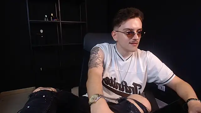 FelixStarkk's Live XXX Chat