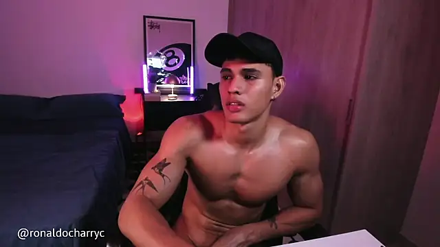 Massimo_Rinaldi Live XXX-chat