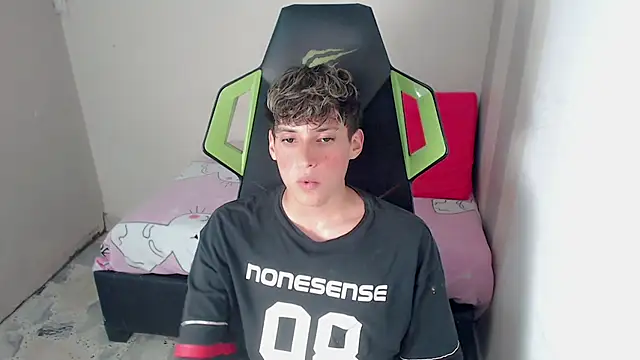 Pablito_junior Chat XXX in diretta