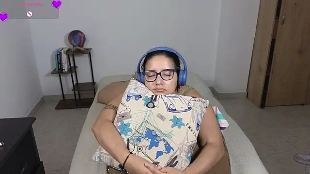 blue__moon_'s Live XXX Chat