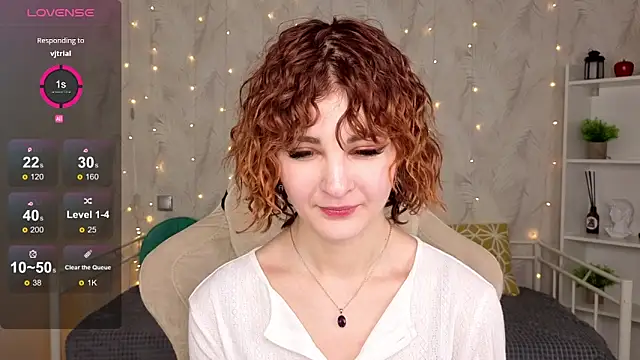 Chat XXX en directo de Kira__Fluffy