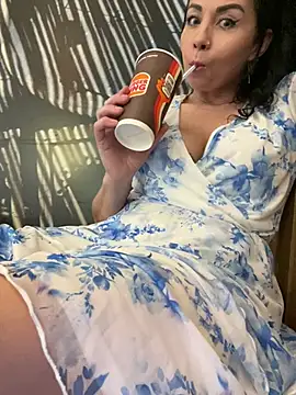 CrazzyChicks – Naživo XXX chat