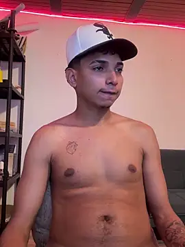 paulhot11 Adlı Modelin Canlı XXX Sohbeti