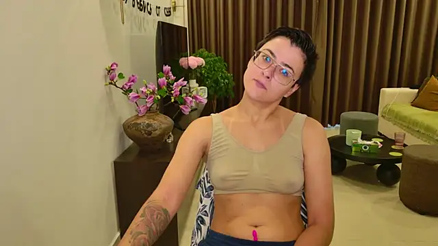 Chat +18 de SashaNotFound ao vivo