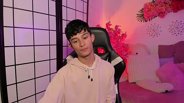 צ'אט XXX בשידור חי של Patrick_Howland_