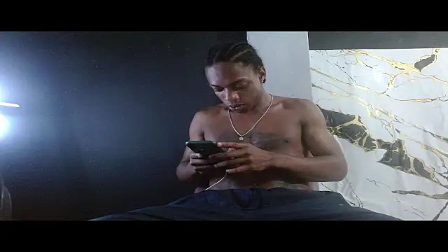 צ'אט XXX בשידור חי של Larry-n-clouds