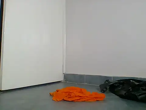kee_vigin's Live XXX Chat