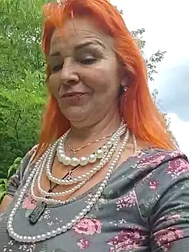 CassandraSandra44's Live XXX Chat