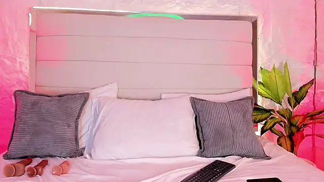 Chat +18 de VictoriaVallmont ao vivo