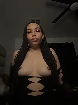 nikkiloveee: онлайн-секс-чат