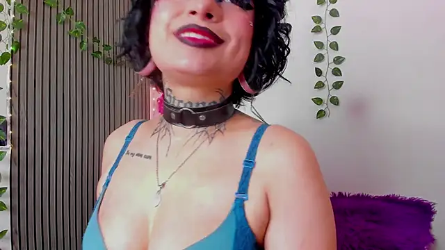 Chat +18 de Rainnbow_ ao vivo