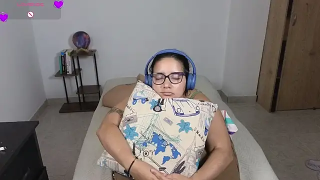 Chat +18 de blue__moon_ ao vivo