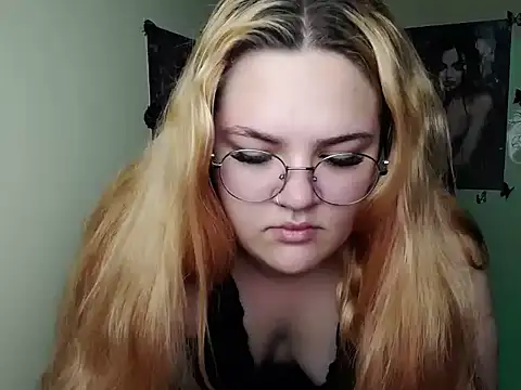 Chat +18 de RinaRiii ao vivo
