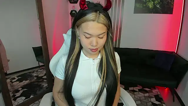 Chat +18 de LunaPurrr ao vivo