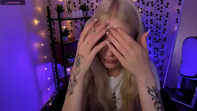 XXX chat uživo modela AnyaTaylor_