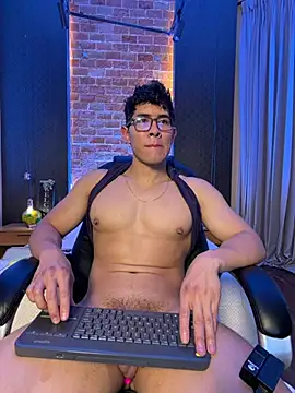 GrayAndrews Chat XXX live