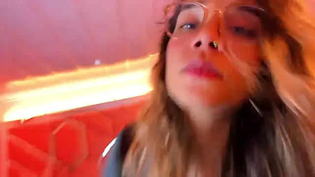 Chat +18 de Olivia_Fox69 ao vivo