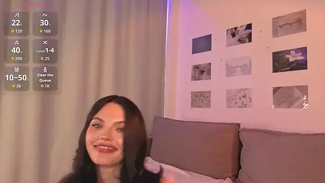 SofiaSimons' Live XXX Chat
