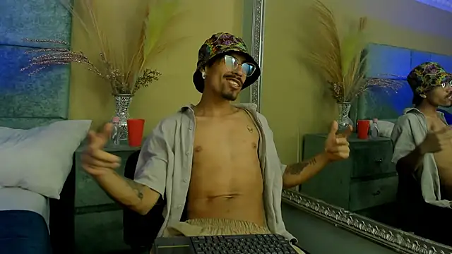 NoaahTylor's Live XXX Chat