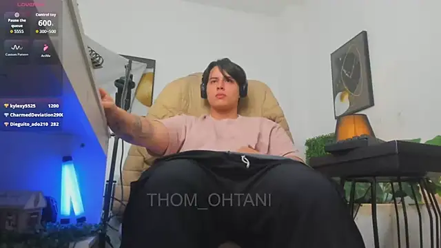 Thom_Ohtani: онлайн-секс-чат
