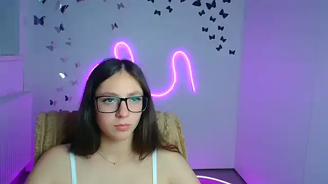 KissMeJulia's Live XXX Chat